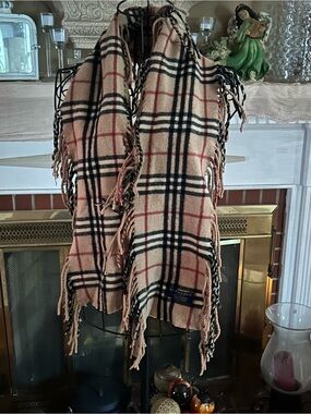 🤎 BURBERRY LONDON DOUBLE-FRINGE CASHMERE SCARF